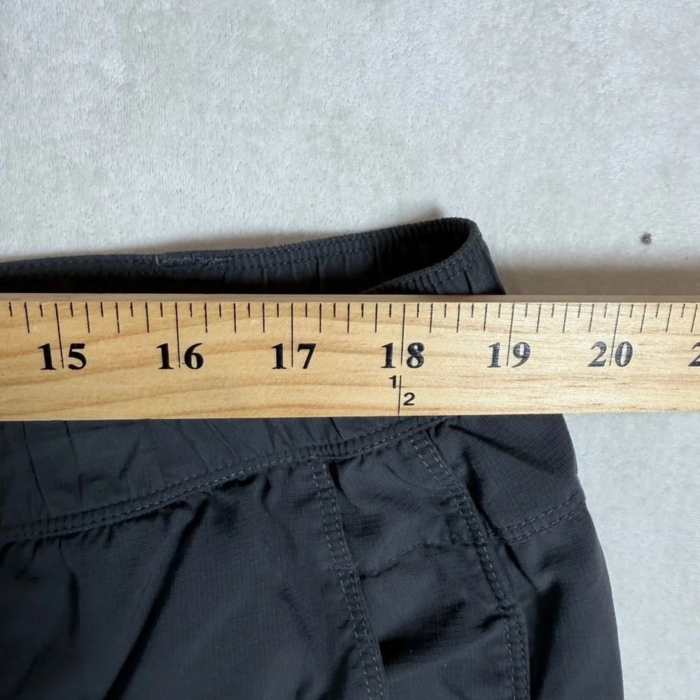 The North Face Men's XL Charcoal Cargo Shorts Stretch Waist Waterproof Cargo